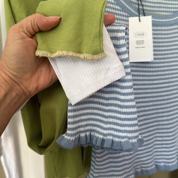 Lot of 3 NWT Cider crop tops - Picture 6 of 9